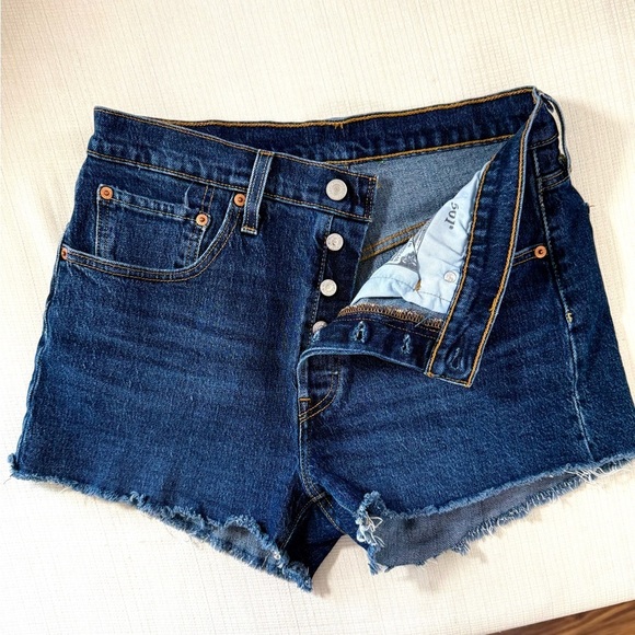Levi's 501 Women's Dark Denim Button-fly Shorts - Picture 3 of 6